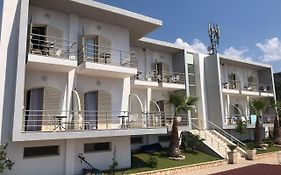 Royal Blue Hotel